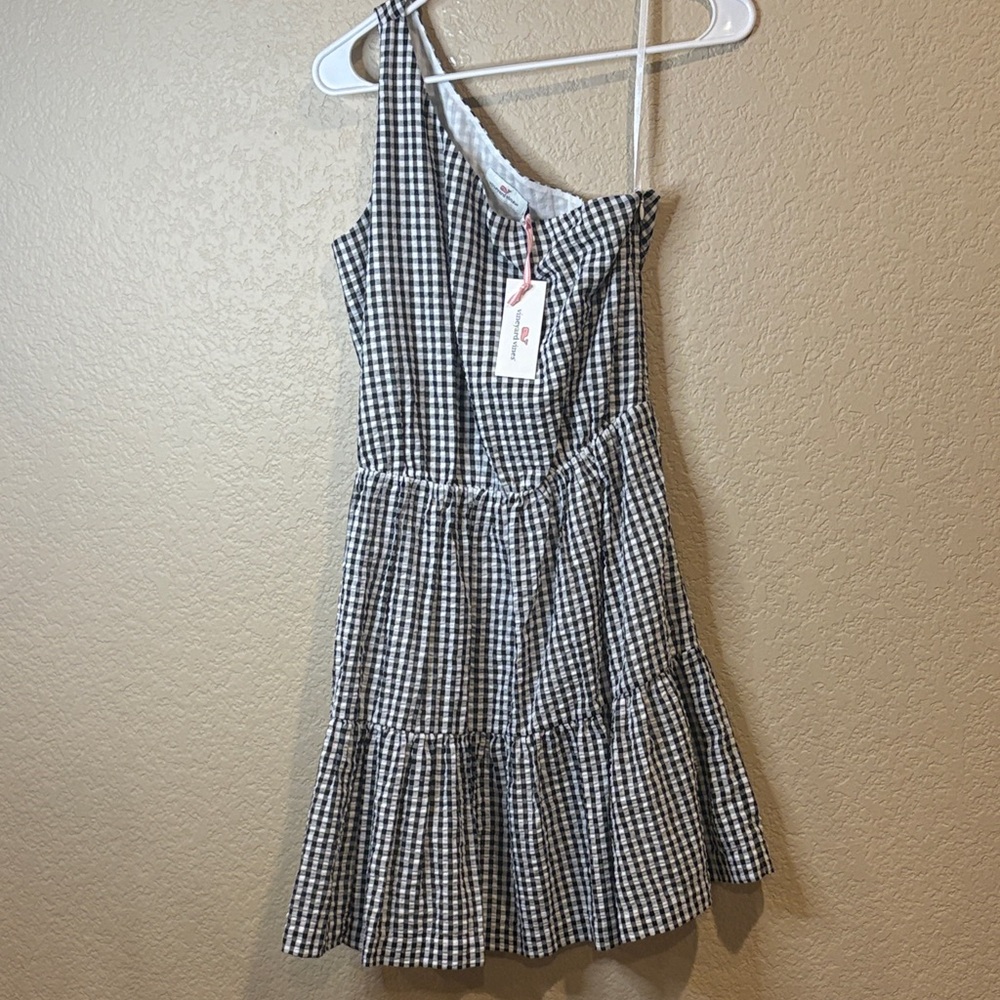 Vineyard Vines Black and White One Shoulder Dress